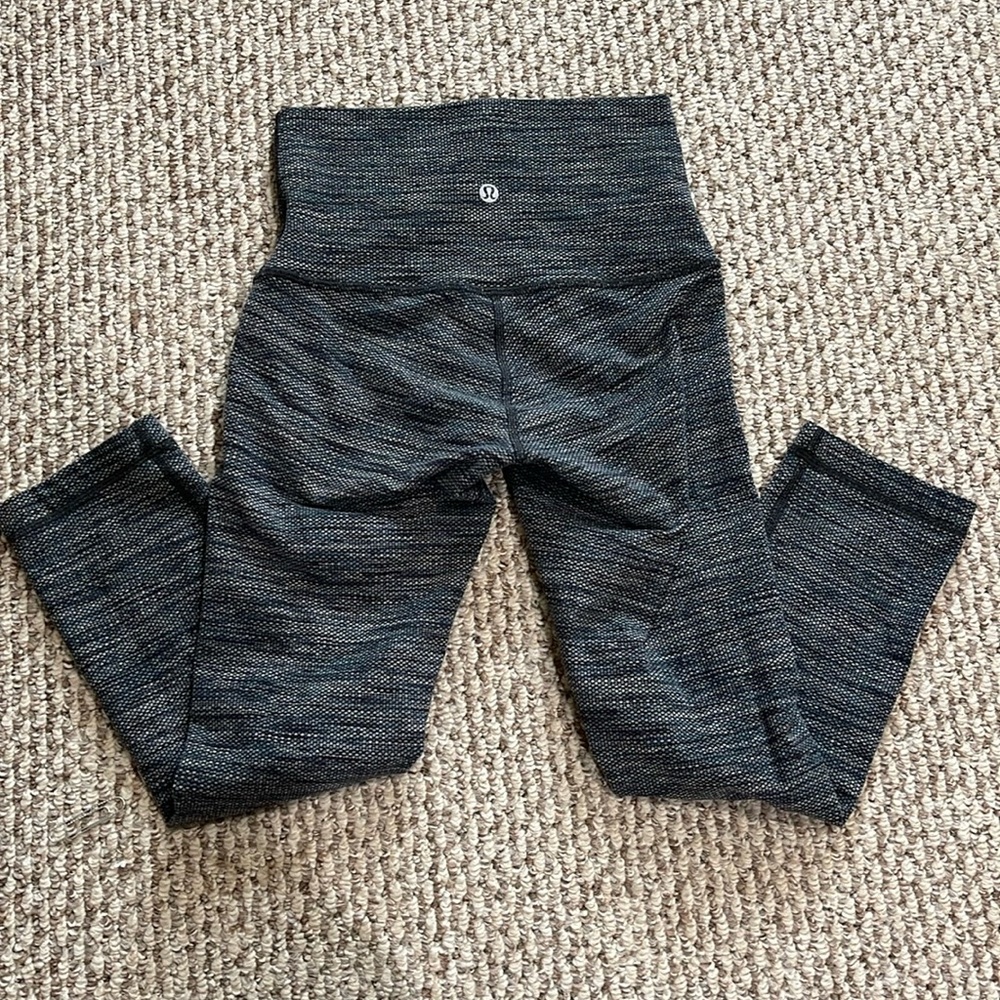EUC Lululemon leggings (2)